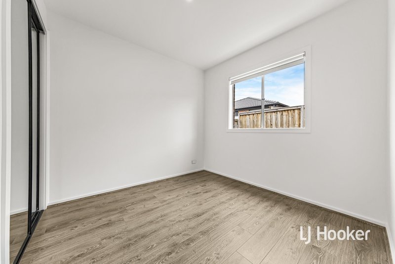 Photo - 14 Goshawk Road, Sunbury VIC 3429 - Image 7