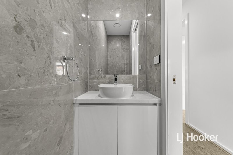Photo - 14 Goshawk Road, Sunbury VIC 3429 - Image 8