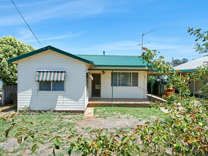 14 Gowrie Parade, Mount Austin NSW 2650