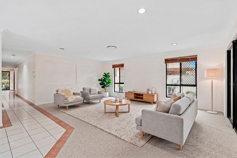 Photo - 14 Grasstree Way, Molendinar QLD 4214 - Image 3