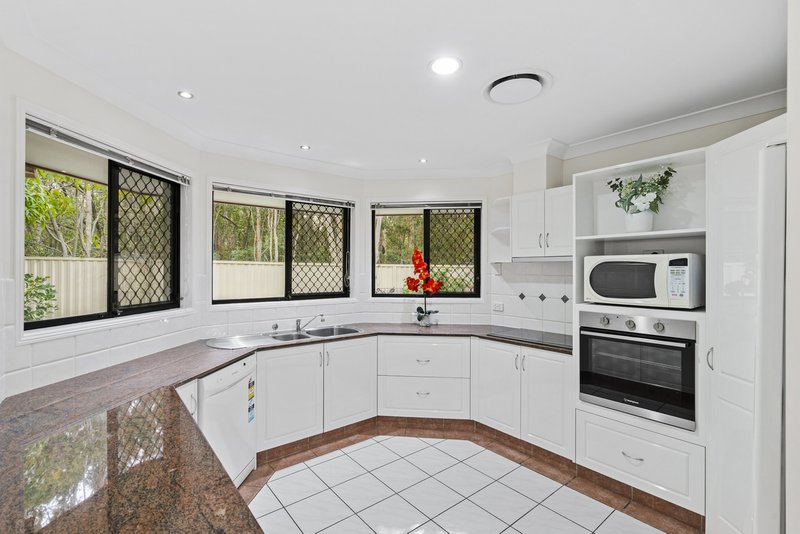 Photo - 14 Grasstree Way, Molendinar QLD 4214 - Image 4