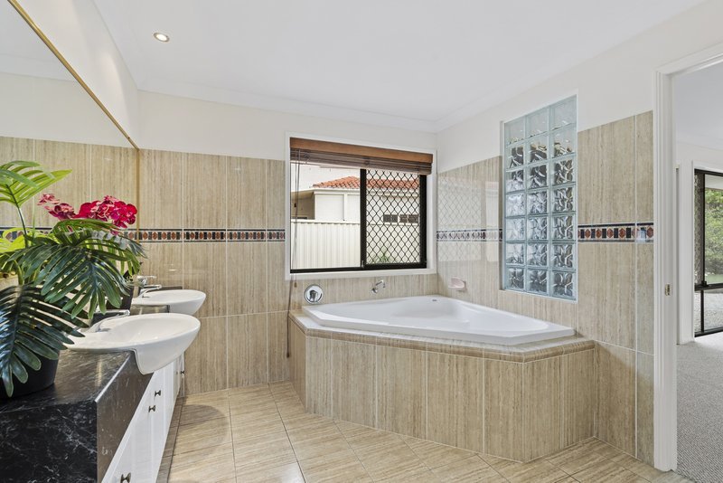 Photo - 14 Grasstree Way, Molendinar QLD 4214 - Image 9