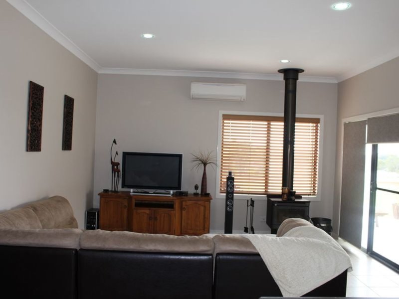 Photo - 14 Greenview Drive, Hallidays Point NSW 2430 - Image 4