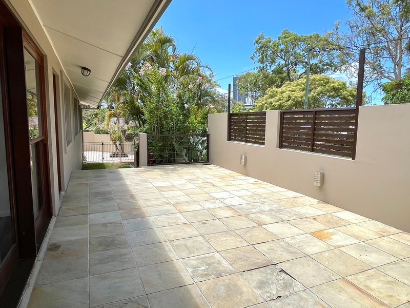 Photo - 14 Greer Terrace, Southport QLD 4215 - Image 2