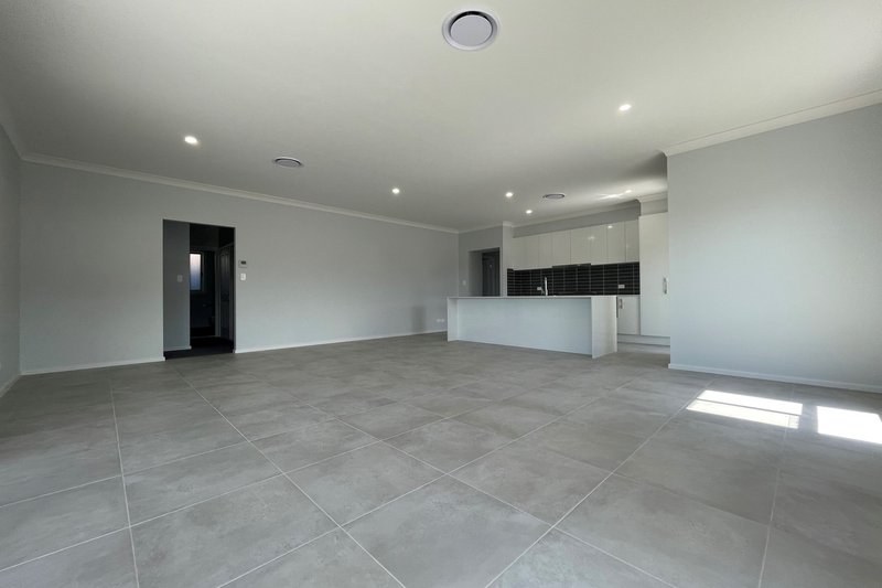 Photo - 14 Gully Gum Street, Horsley NSW 2530 - Image 4