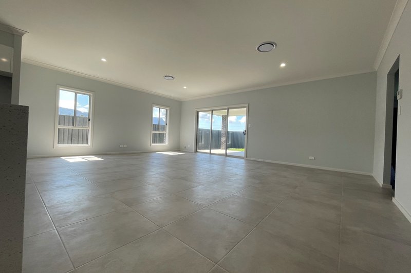 Photo - 14 Gully Gum Street, Horsley NSW 2530 - Image 5