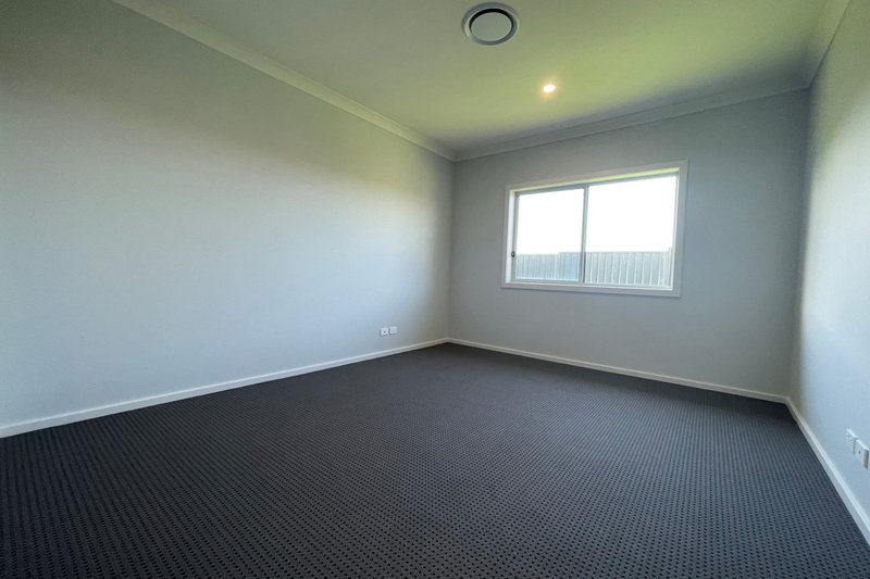 Photo - 14 Gully Gum Street, Horsley NSW 2530 - Image 9