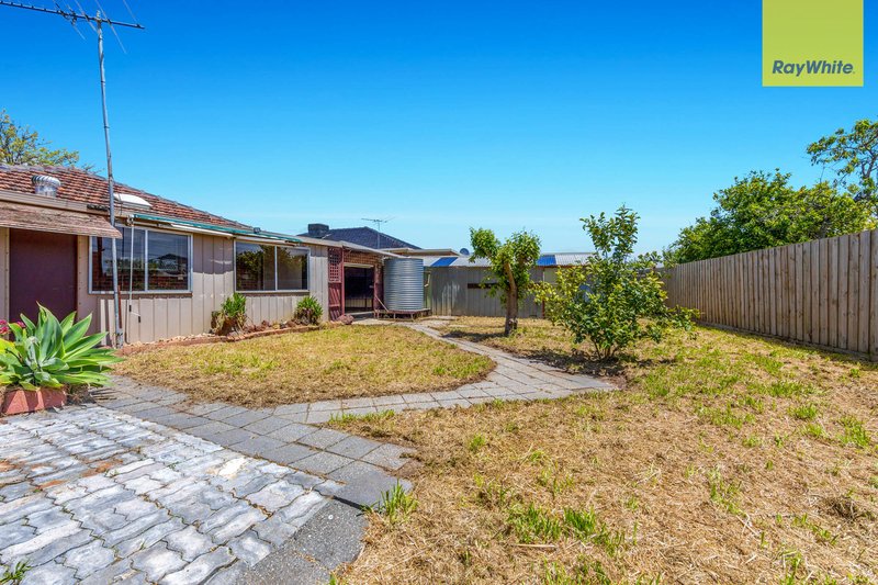 Photo - 14 Gumtree Close, St Albans VIC 3021 - Image 11