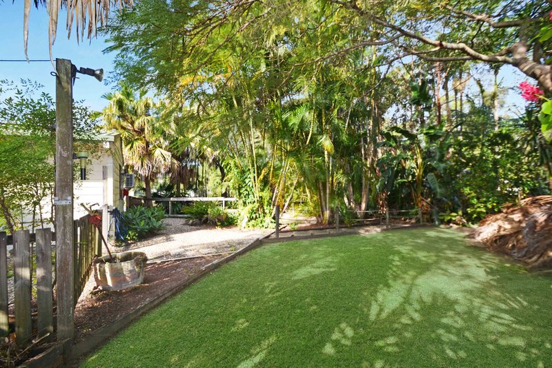 Photo - 14 Gympie Street North, Landsborough QLD 4550 - Image 5