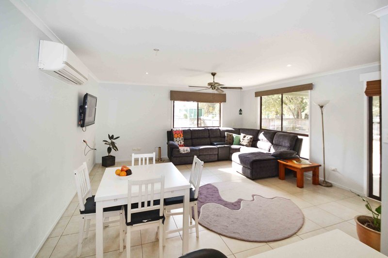 Photo - 14 Gympie Street North, Landsborough QLD 4550 - Image 6