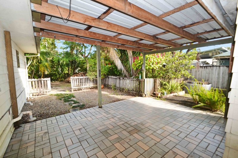 Photo - 14 Gympie Street North, Landsborough QLD 4550 - Image 14