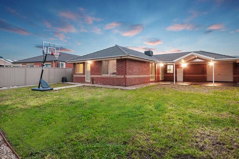 Photo - 14 Hamilton Hume Parade, Craigieburn VIC 3064 - Image 8