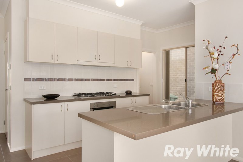 Photo - 14 Harlesden Circuit, Pakenham VIC 3810 - Image 2