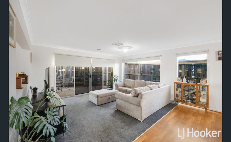 Photo - 14 Harry Vallence Drive, Maddingley VIC 3340 - Image 2