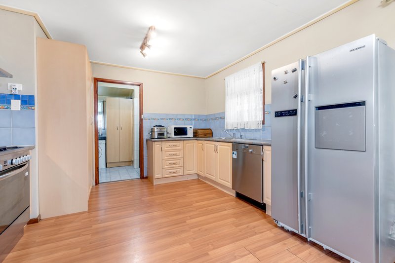 Photo - 14 Haslam Crescent, Elizabeth Vale SA 5112 - Image 4