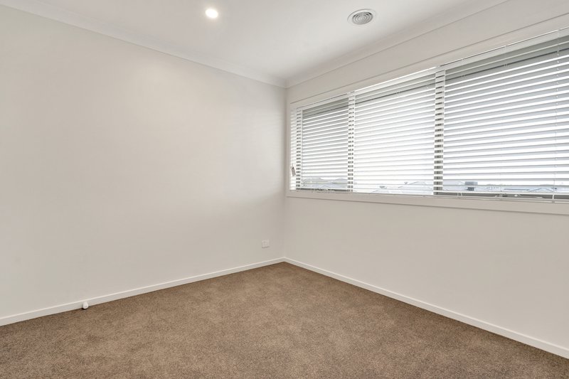 Photo - 14 Hatfield Street, Werribee VIC 3030 - Image 5