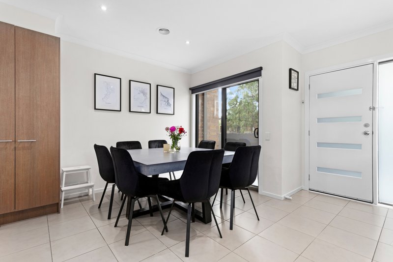 Photo - 14 Helios Walk, Epping VIC 3076 - Image 4