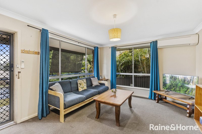 Photo - 14 Henry Parkes Drive, Berkeley Vale NSW 2261 - Image 4