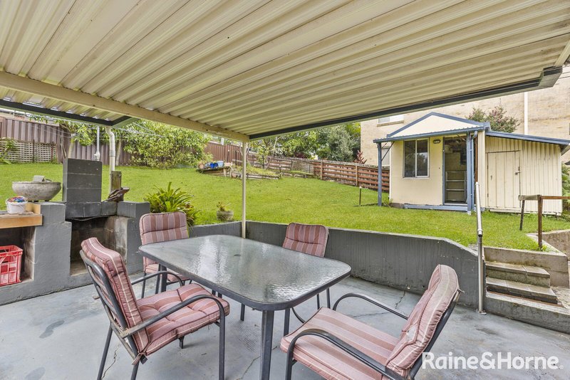 Photo - 14 Henry Parkes Drive, Berkeley Vale NSW 2261 - Image 7