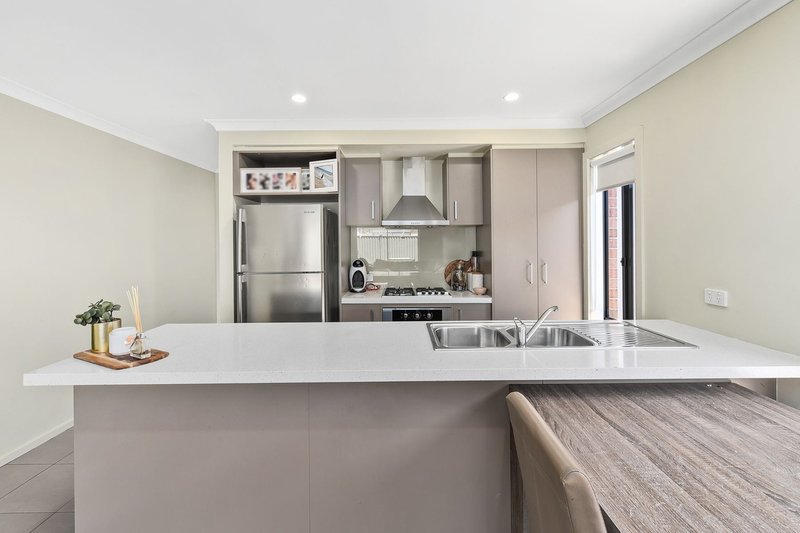 Photo - 14 Heracles Lane, Cranbourne West VIC 3977 - Image 3