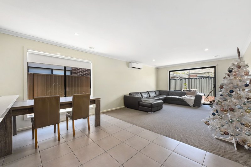 Photo - 14 Heracles Lane, Cranbourne West VIC 3977 - Image 5