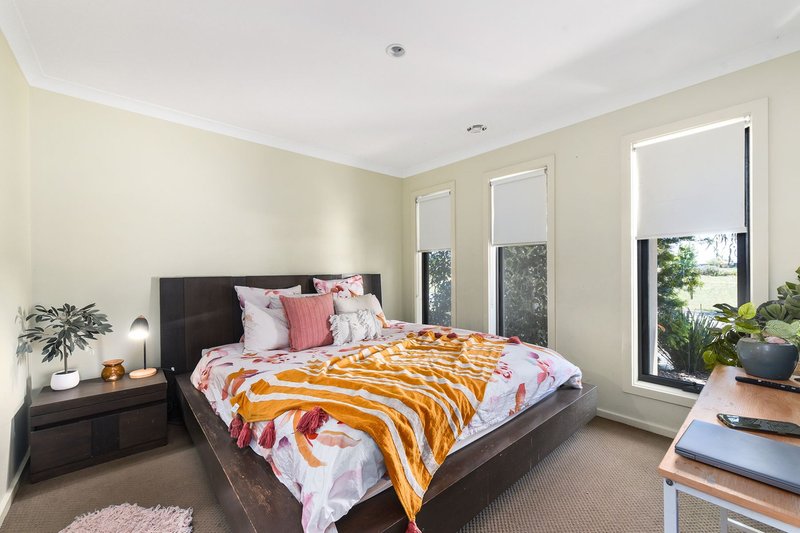 Photo - 14 Heracles Lane, Cranbourne West VIC 3977 - Image 8