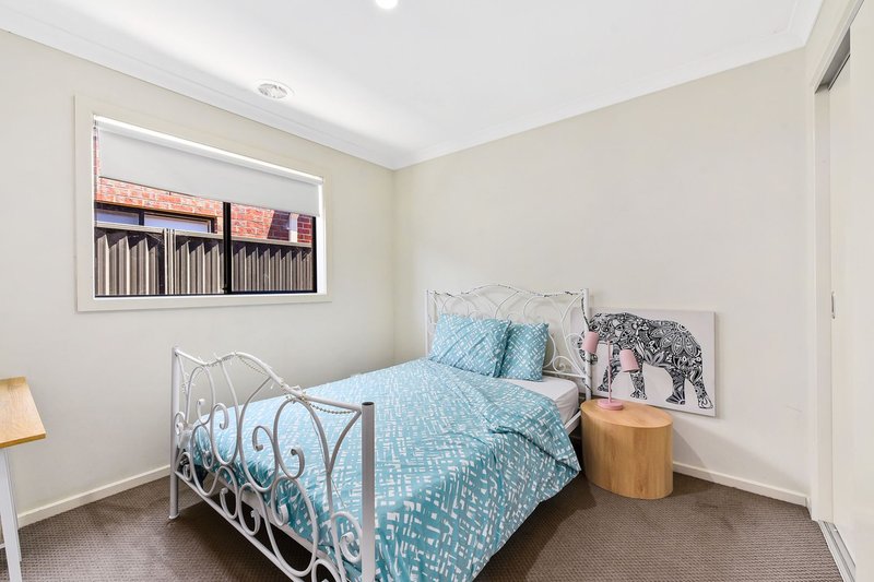 Photo - 14 Heracles Lane, Cranbourne West VIC 3977 - Image 10