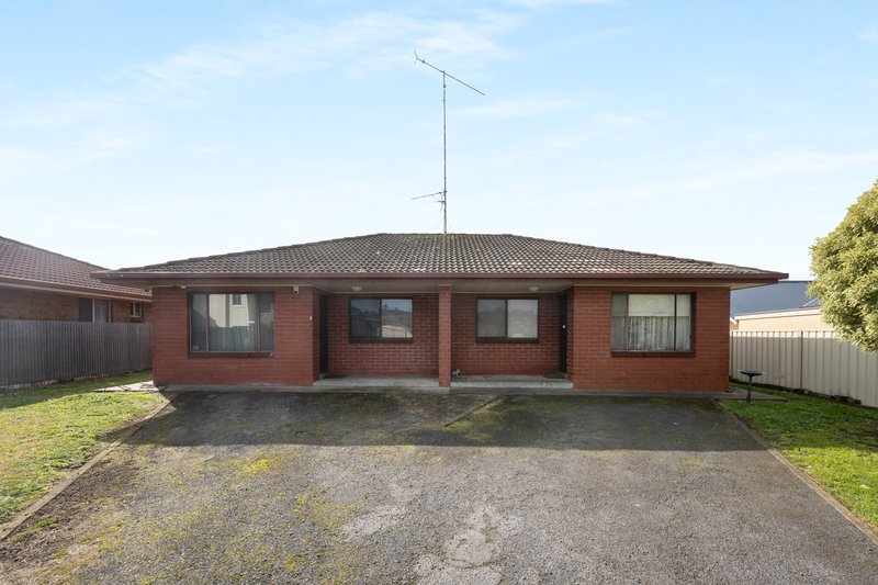 Photo - 1/4 Herbert Street, Mount Gambier SA 5290 - Image 1