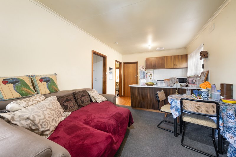 Photo - 1/4 Herbert Street, Mount Gambier SA 5290 - Image 2