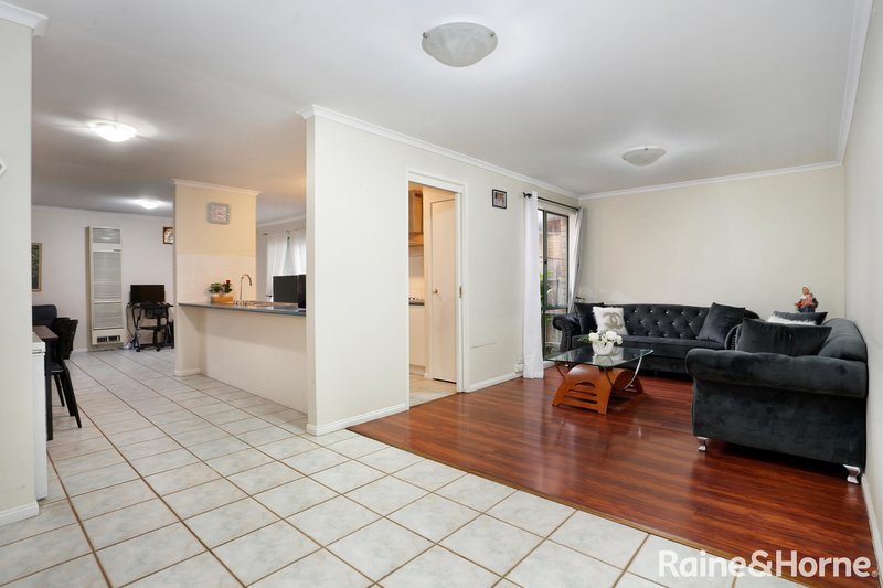 Photo - 14 Herring Court, Roxburgh Park VIC 3064 - Image 3