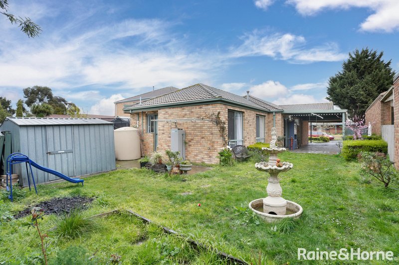 Photo - 14 Herring Court, Roxburgh Park VIC 3064 - Image 12