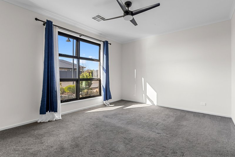Photo - 14 Heseltine Circuit, Gawler South SA 5118 - Image 2