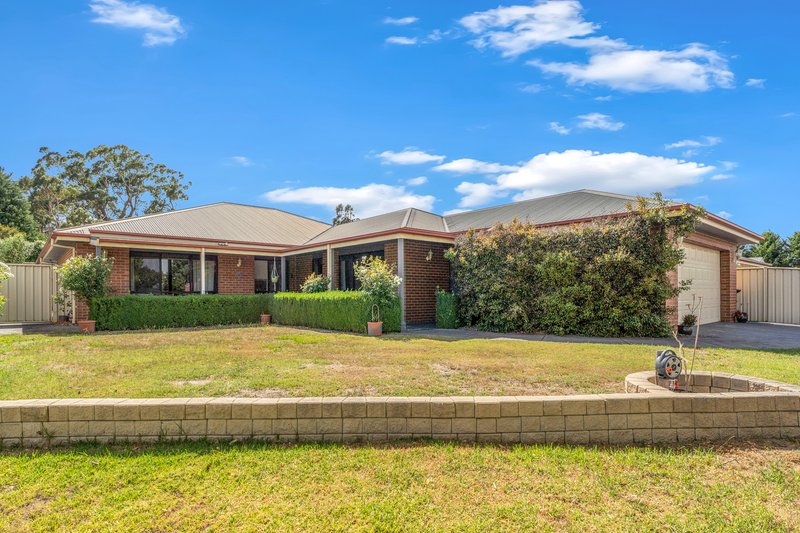 Photo - 14 Hibiscus Court, Kilmore VIC 3764 - Image 3