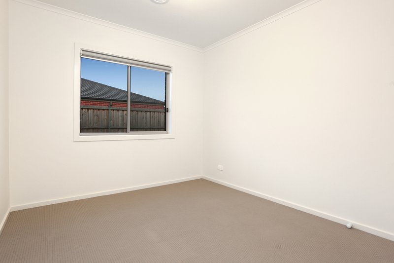 Photo - 14 Highbridge Road, Point Cook VIC 3030 - Image 11