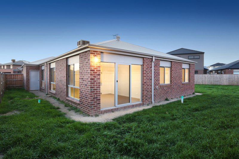 Photo - 14 Highbridge Road, Point Cook VIC 3030 - Image 15