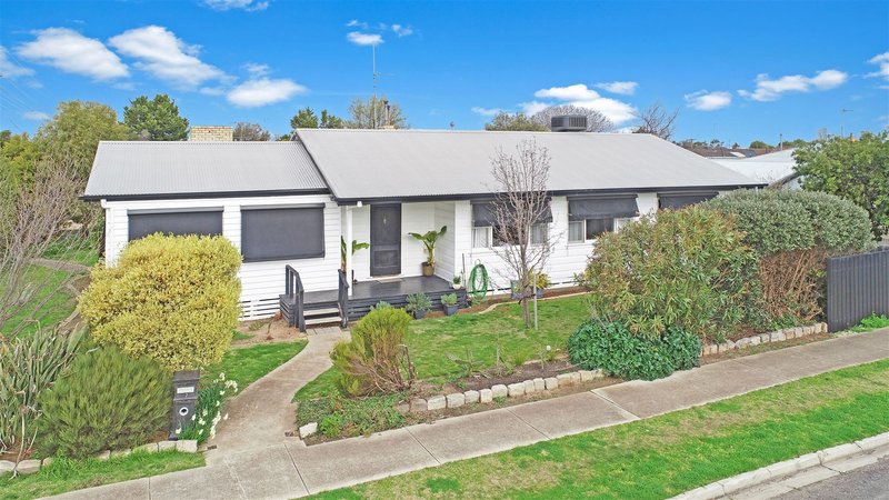 14 Hillary Street, Horsham VIC 3400