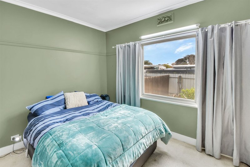 Photo - 14 Hillary Street, Horsham VIC 3400 - Image 5