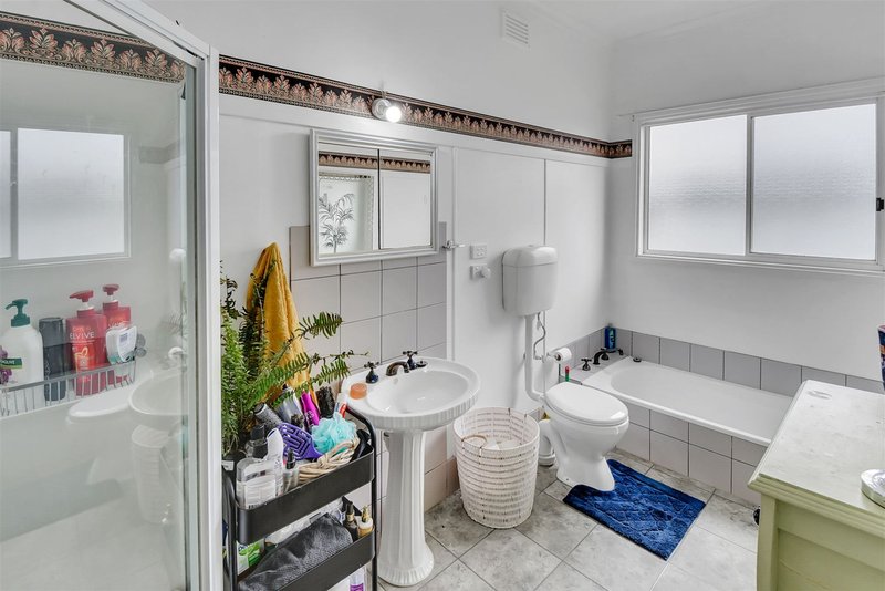 Photo - 14 Hillary Street, Horsham VIC 3400 - Image 6