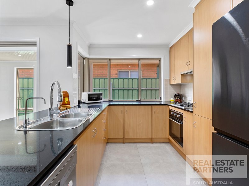 Photo - 14 Hillburn Avenue, Windsor Gardens SA 5087 - Image 4