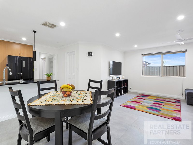 Photo - 14 Hillburn Avenue, Windsor Gardens SA 5087 - Image 8