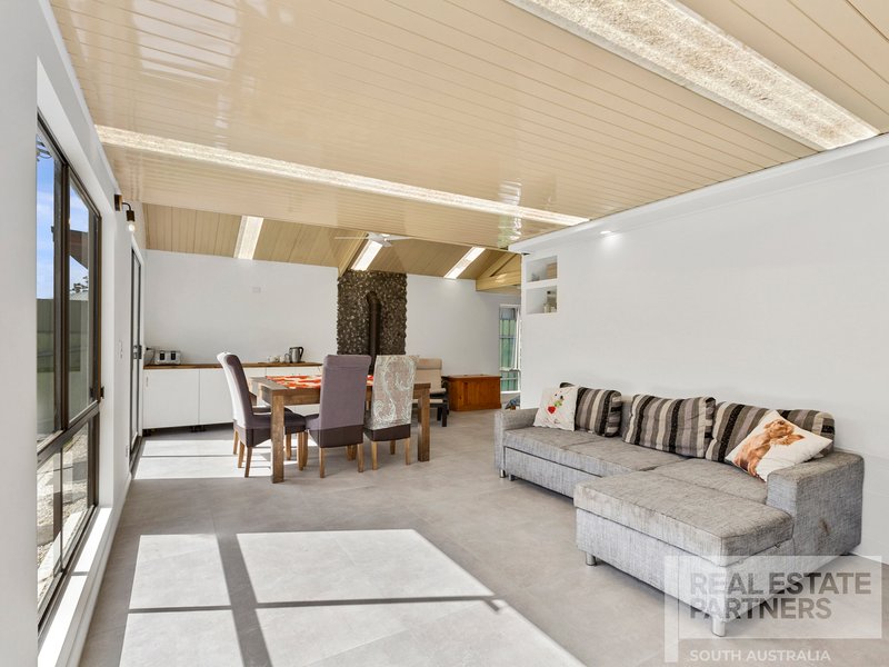 Photo - 14 Hillburn Avenue, Windsor Gardens SA 5087 - Image 11