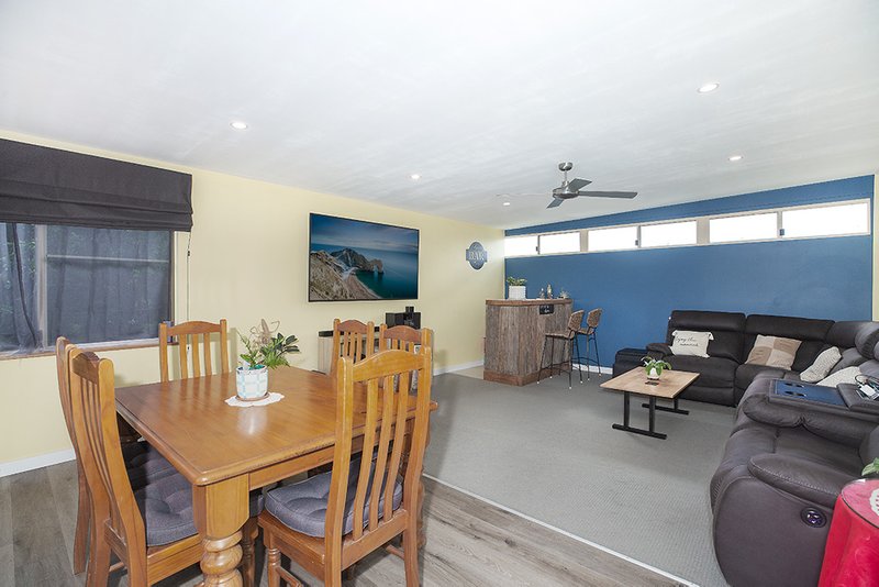 Photo - 14 Hillside Crescent, Teralba NSW 2284 - Image 8