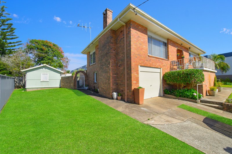 Photo - 14 Hilltop Crescent, Port Macquarie NSW 2444 - Image 3