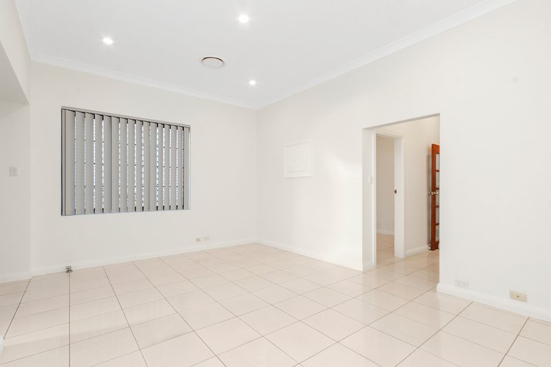 Photo - 14 Hillview Street, Roselands NSW 2196 - Image 6