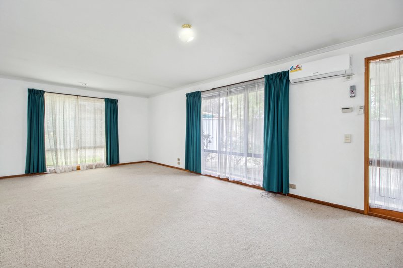 Photo - 14 Hocking Crescent, Pooraka SA 5095 - Image 2