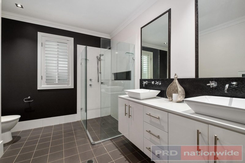 Photo - 14 Hodgkinson Crescent, Panania NSW 2213 - Image 7