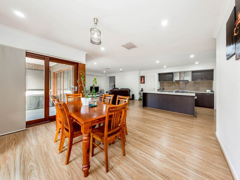 Photo - 14 Hollingrove Avenue, Clyde North VIC 3978 - Image 3