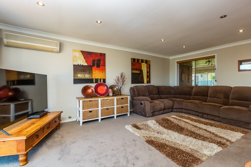 Photo - 14 Holt Place, Raymond Terrace NSW 2324 - Image 3