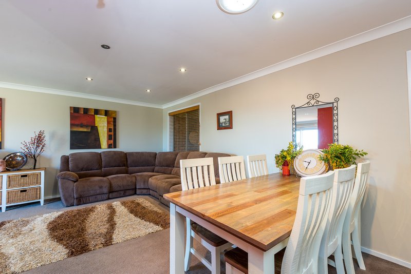 Photo - 14 Holt Place, Raymond Terrace NSW 2324 - Image 7