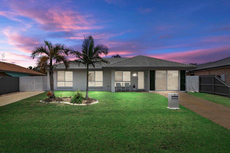 Photo - 14 Hood Street, Urangan QLD 4655 - Image 2